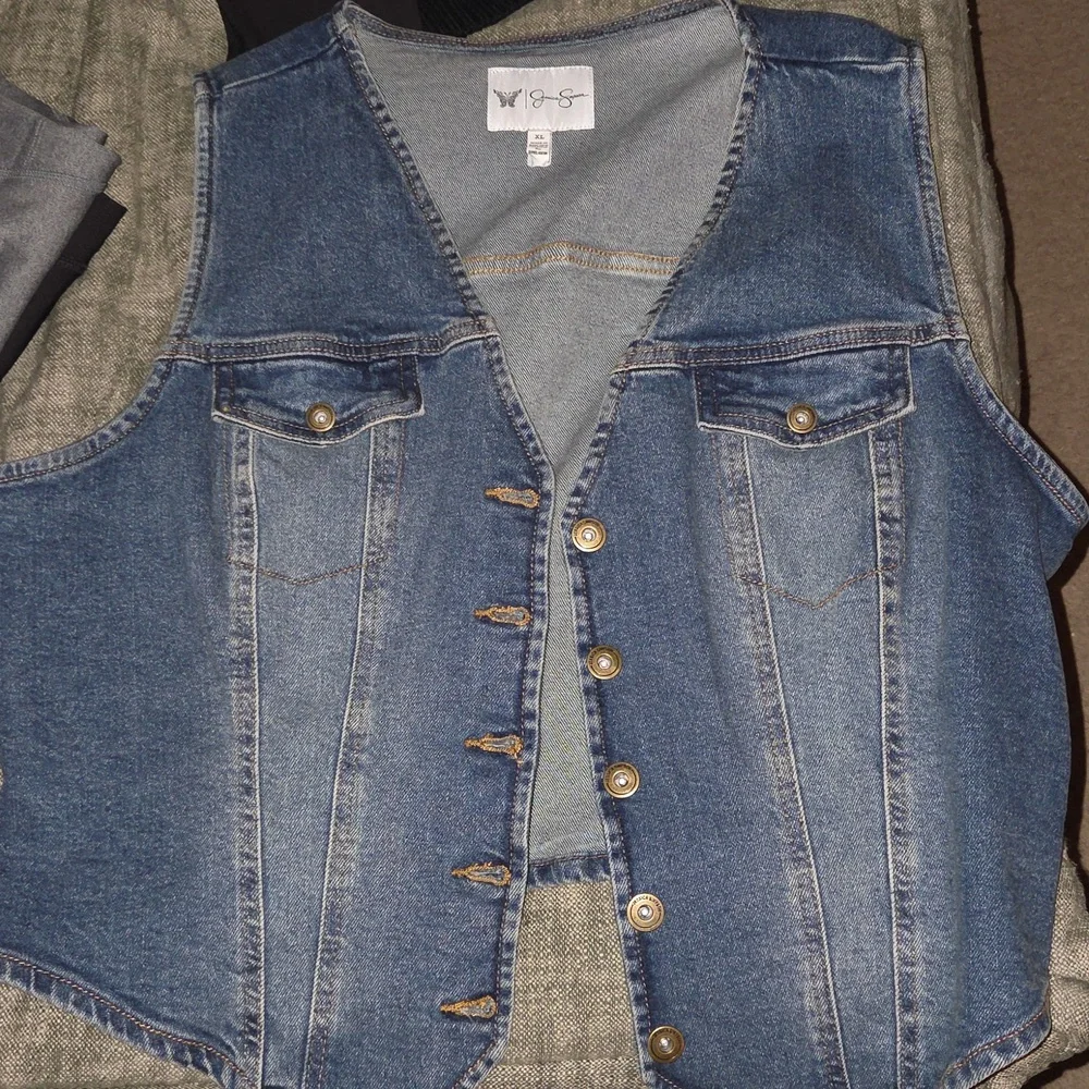 Jessica Simpson Denim Vest - Picture 1 of 1